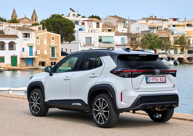 Toyota Yaris GR Sport (2024-->>) (6)