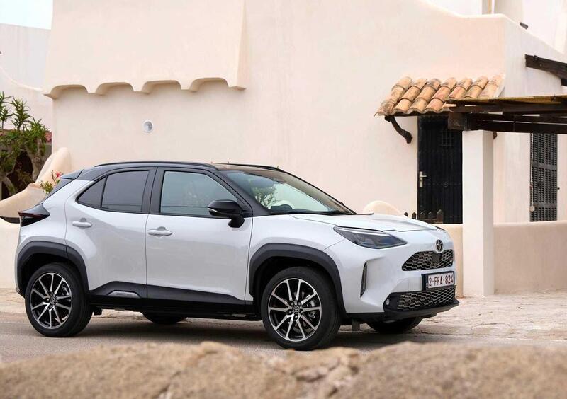 Toyota Yaris GR Sport (2024-->>) (3)