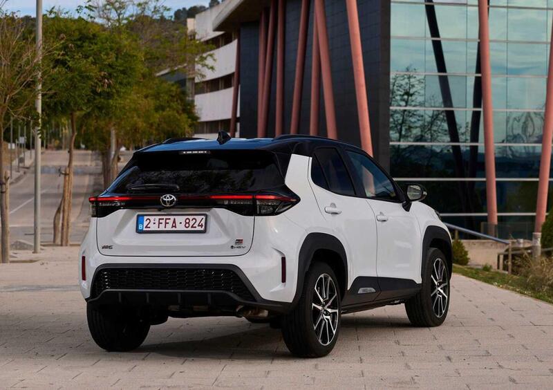 Toyota Yaris GR Sport (2024-->>) (5)