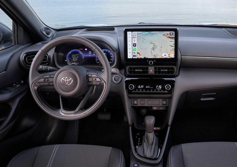 Toyota Yaris Cross (2021-->>) (8)