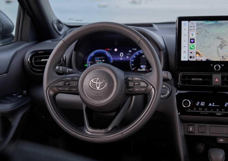 Toyota Yaris Cross (2021-->>) (10)