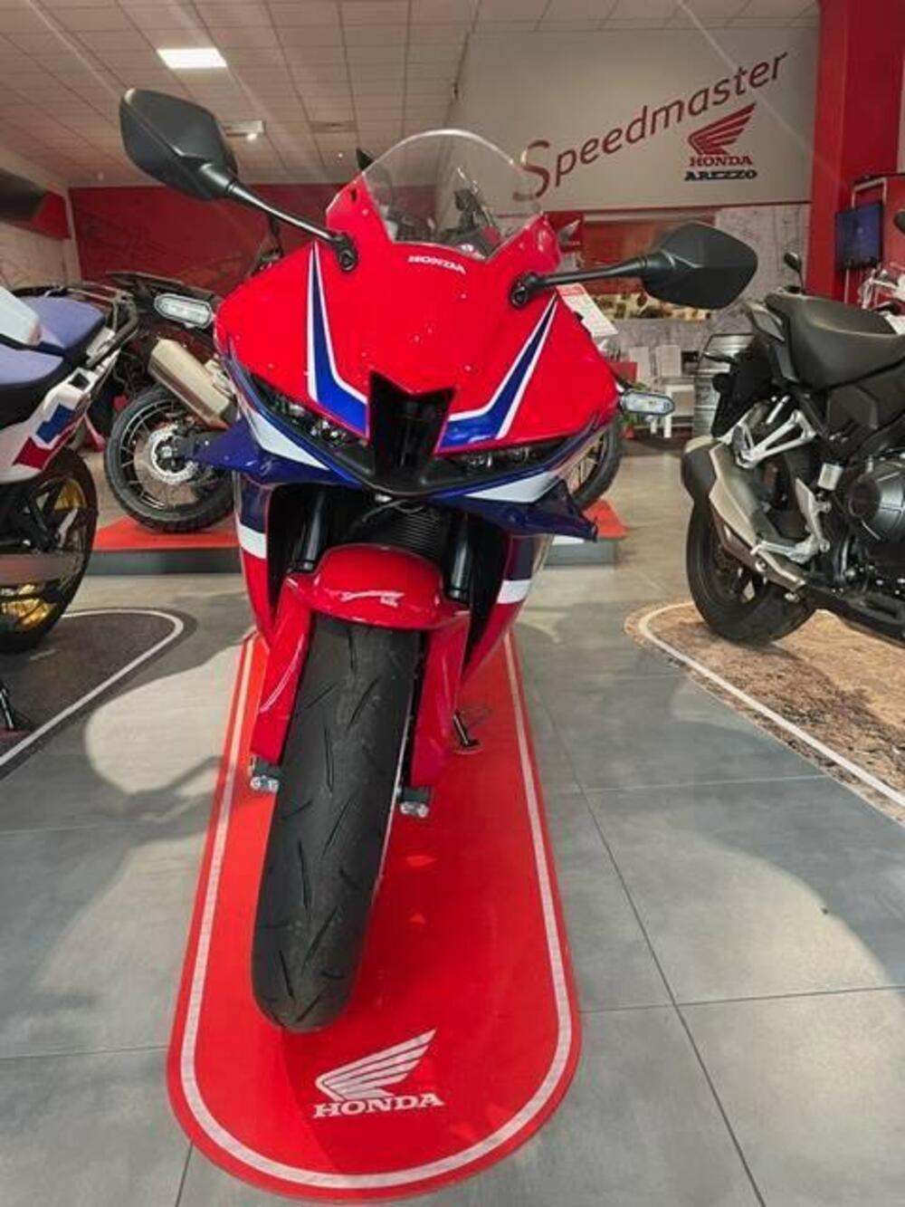 Honda CBR 600 RR (2024 - 25) (5)