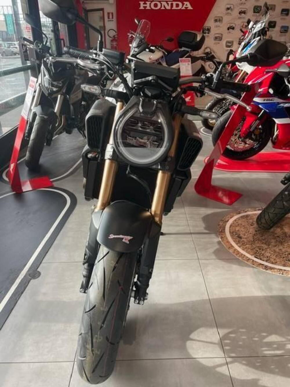 Honda CB 650 R E-Clutch (2024 - 25) (3)