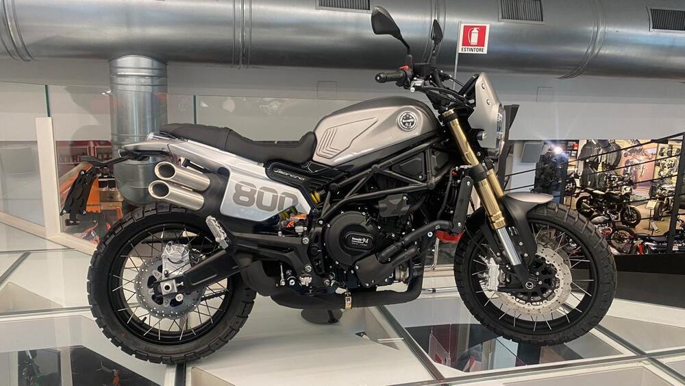 Benelli Leoncino 800 (2022 - 25) (4)