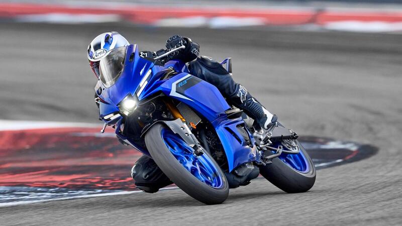 Nuova Yamaha R3 2025: ecco come cambia