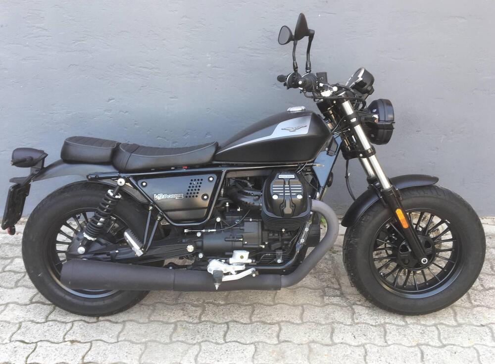 Moto Guzzi V9 Bobber (2021 - 25) (2)