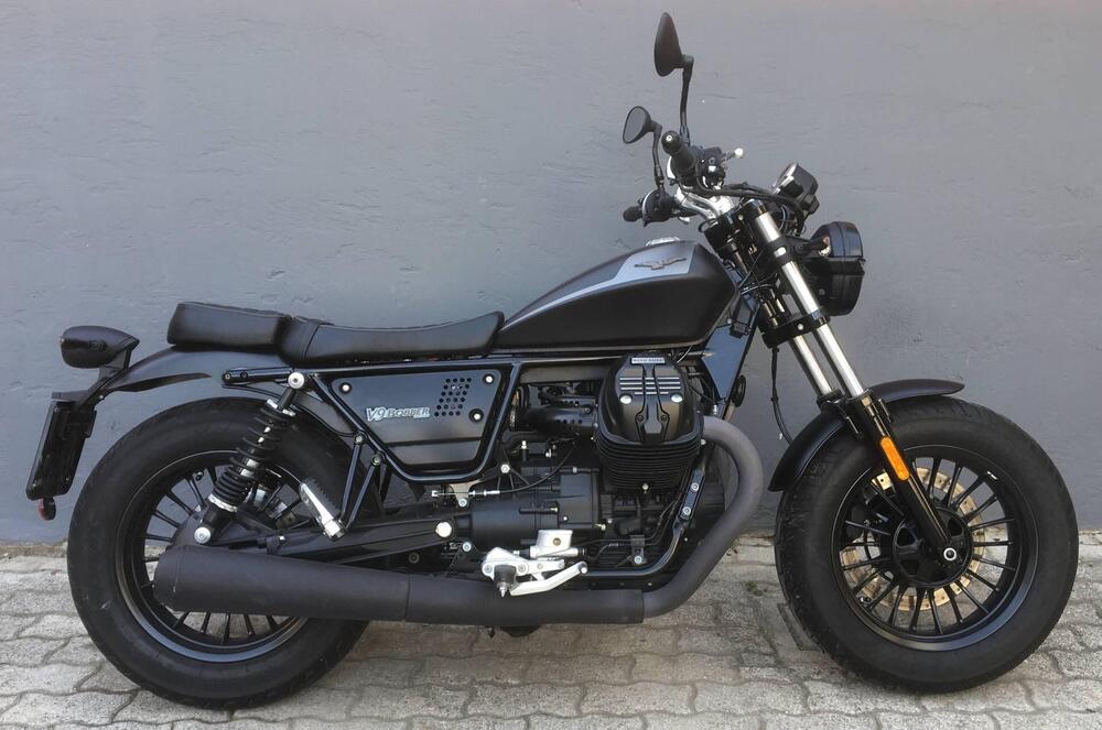 Moto Guzzi V9 Bobber (2021 - 25) (5)