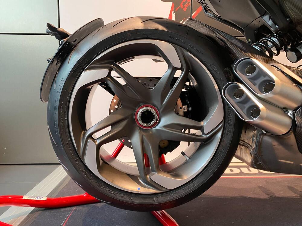 Ducati Diavel for Bentley (2024) (8)