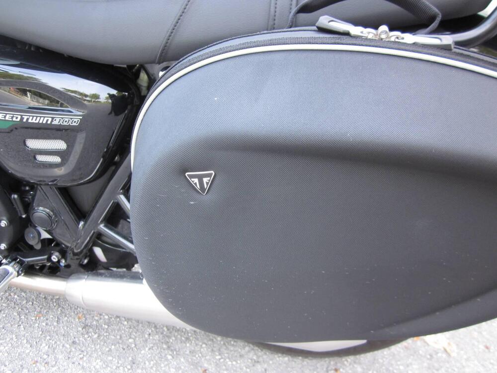Triumph Speed Twin 900 Stealth Edition (2024) (6)