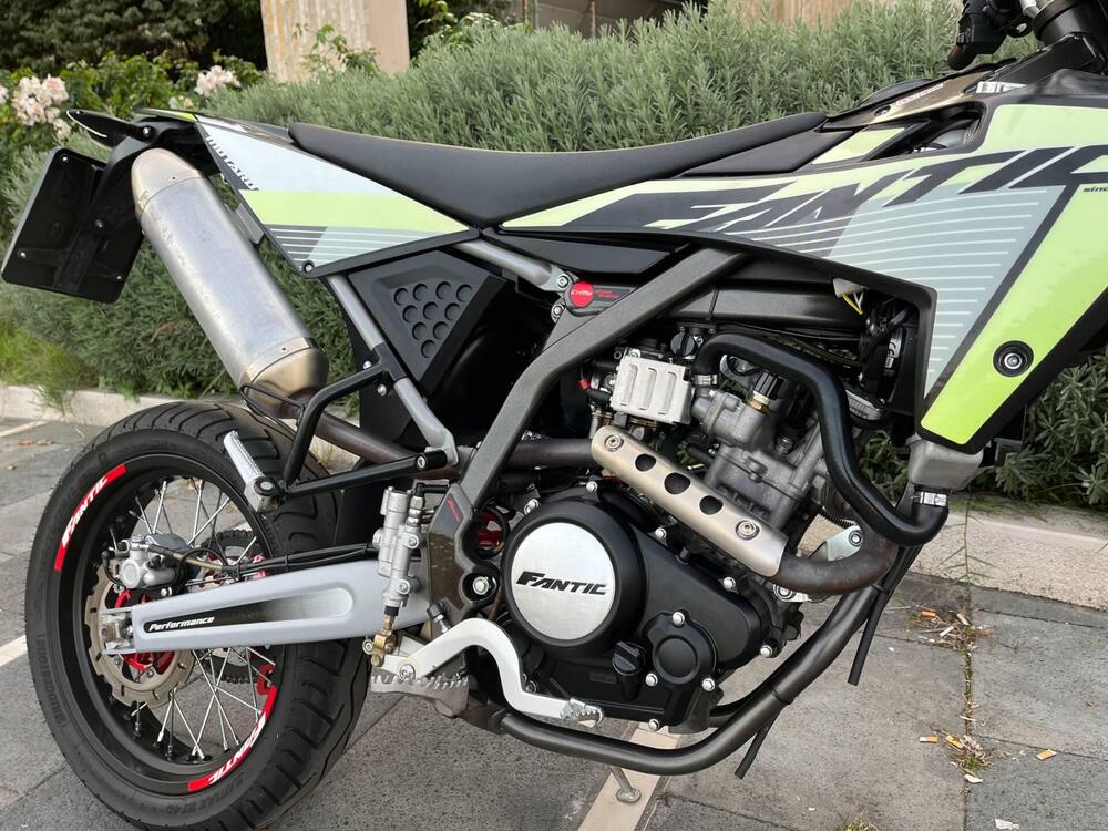 Fantic Motor Motard 125 M Performance 4t (2019) (6)