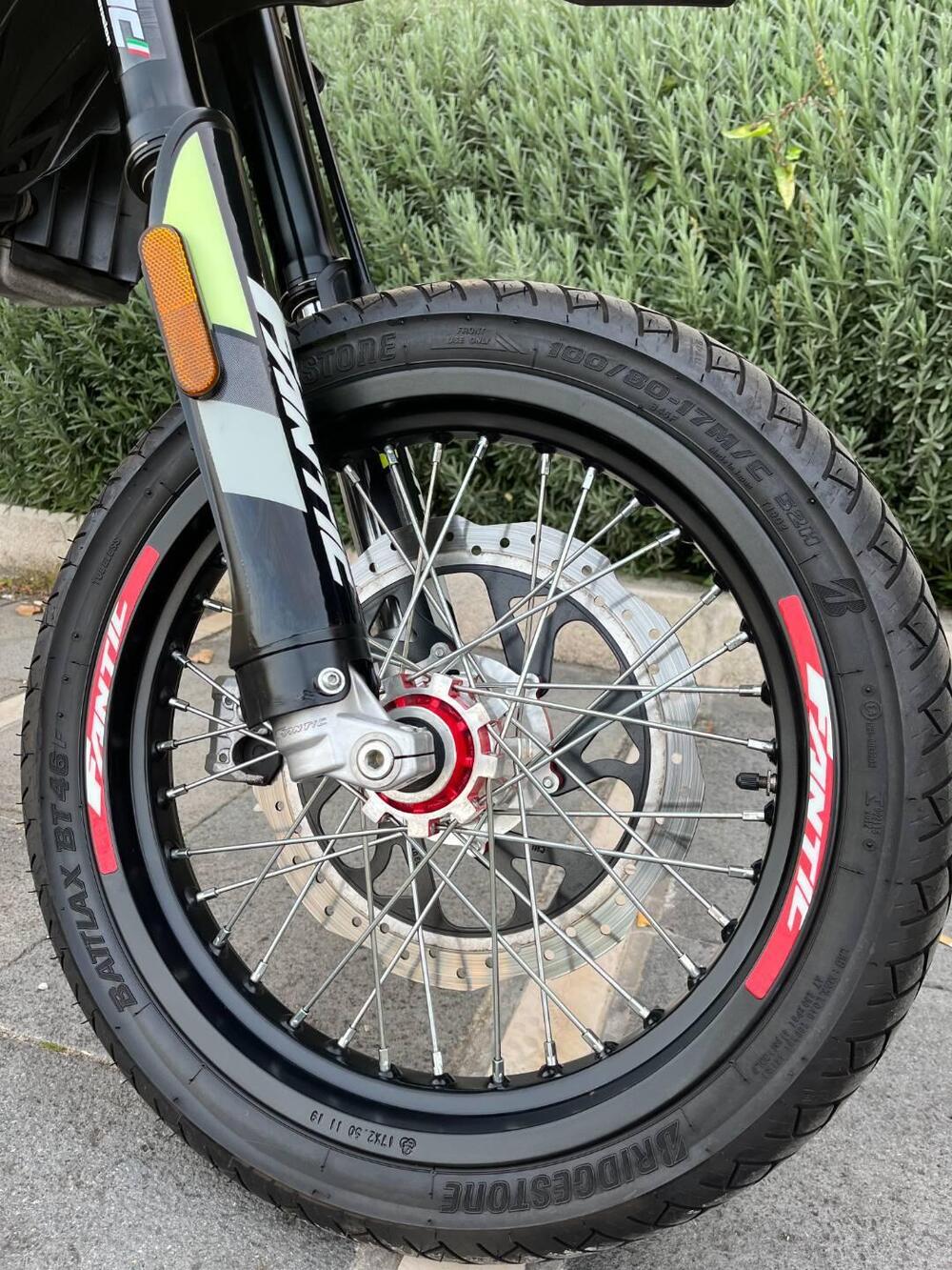 Fantic Motor Motard 125 M Performance 4t (2019) (11)