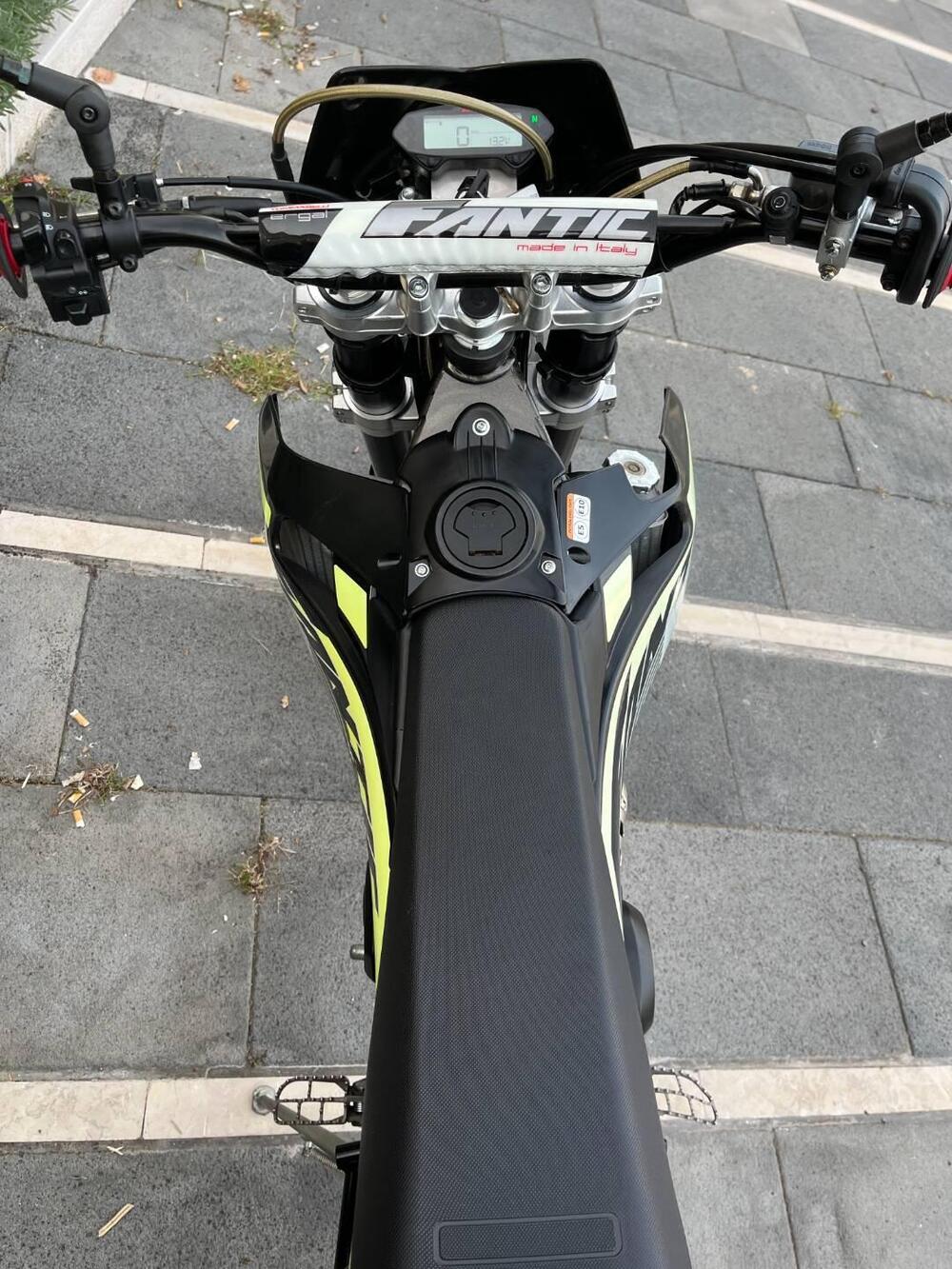 Fantic Motor Motard 125 M Performance 4t (2019) (15)