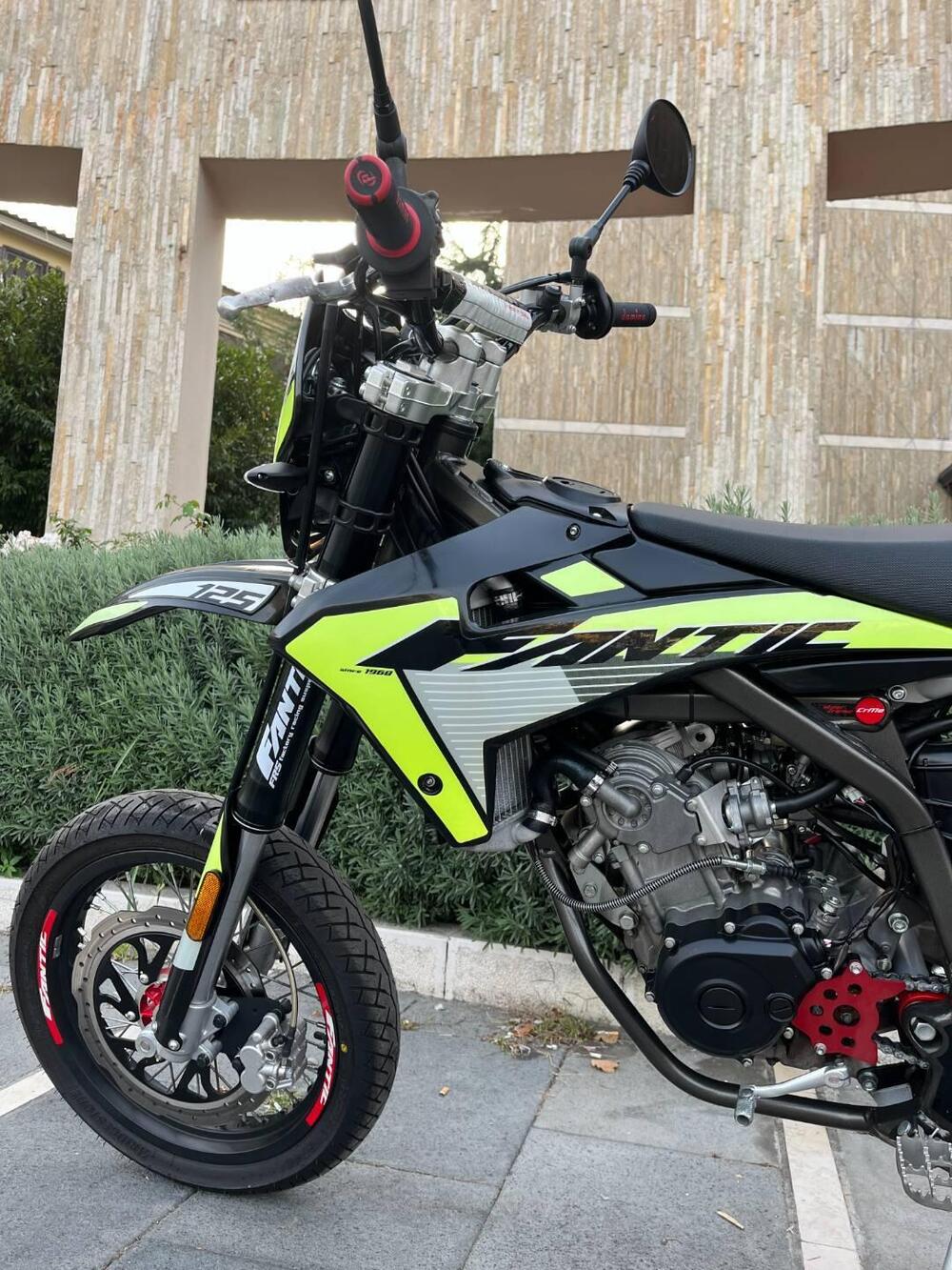 Fantic Motor Motard 125 M Performance 4t (2019) (20)