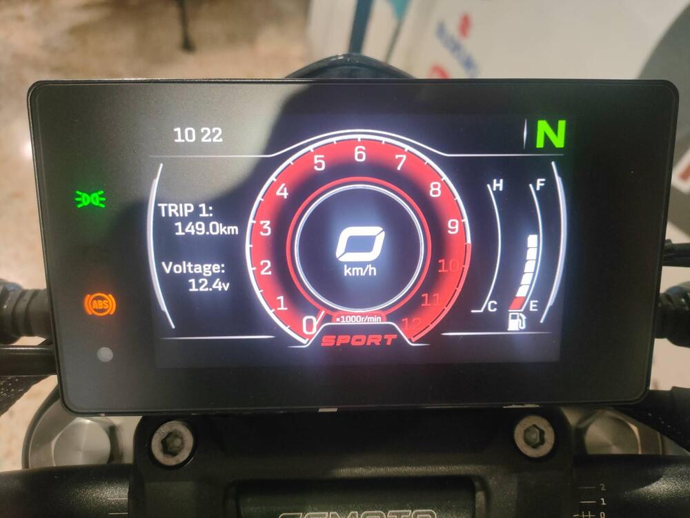 CFMOTO 300NK (2021 - 25) (10)