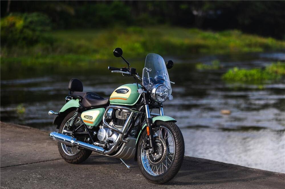Royal Enfield Meteor 350 Aurora (2024 - 26) (2)