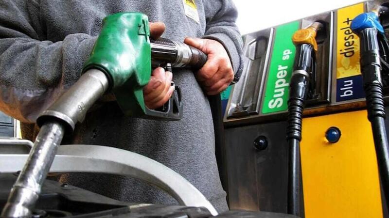 In rialzo il costo dei carburanti: ma il riallineamento delle accise?