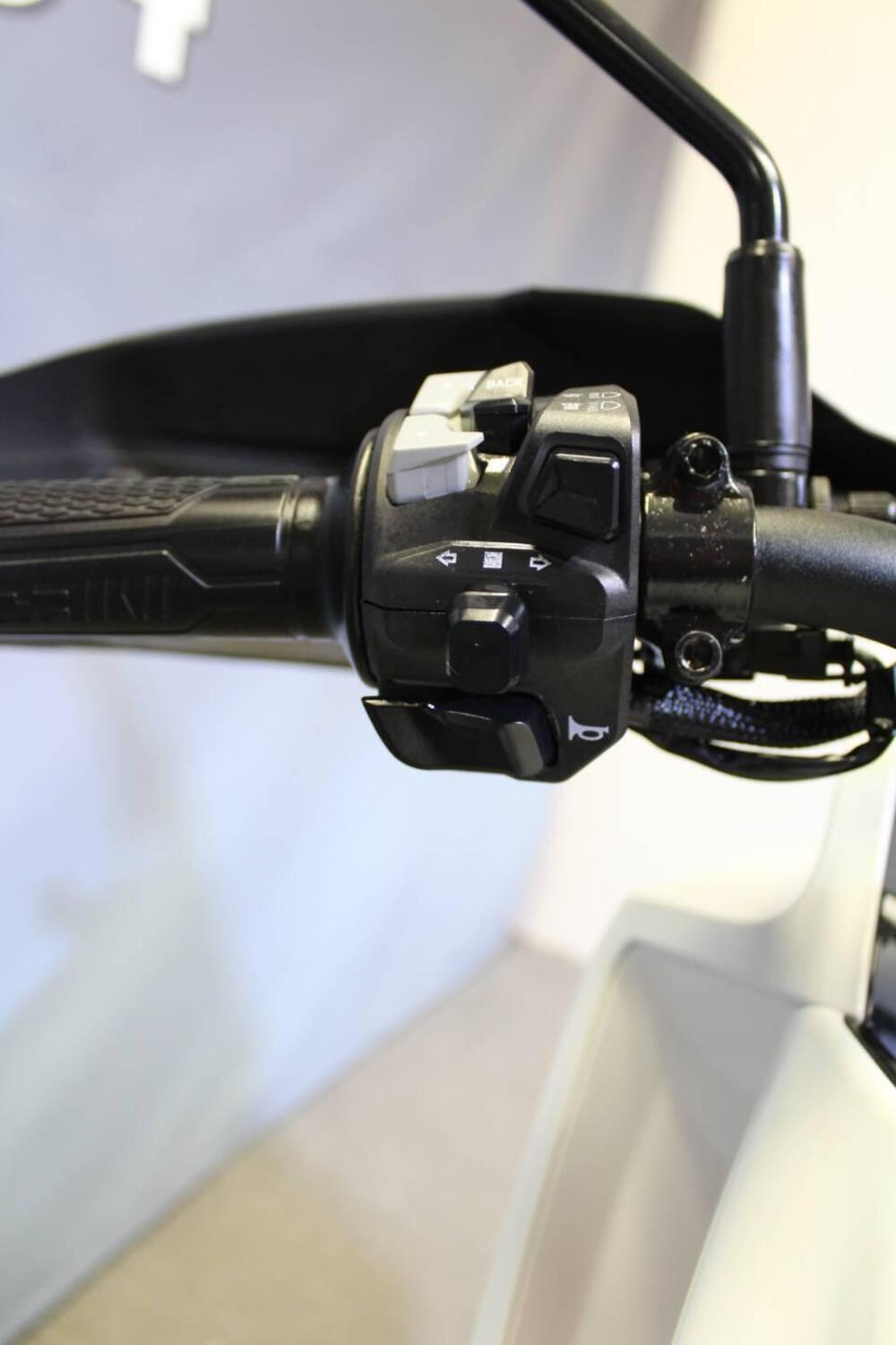 Moto Morini X-Cape 650 (2021 - 25) (11)