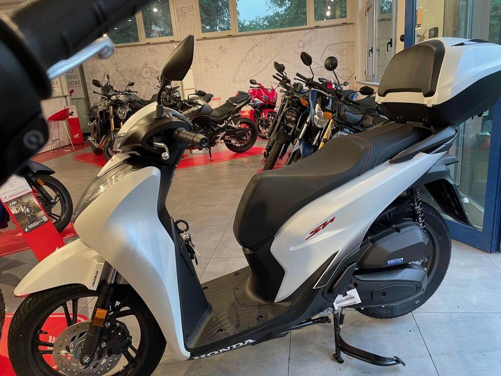 Honda SH 125i Sport (2022 - 23) (4)