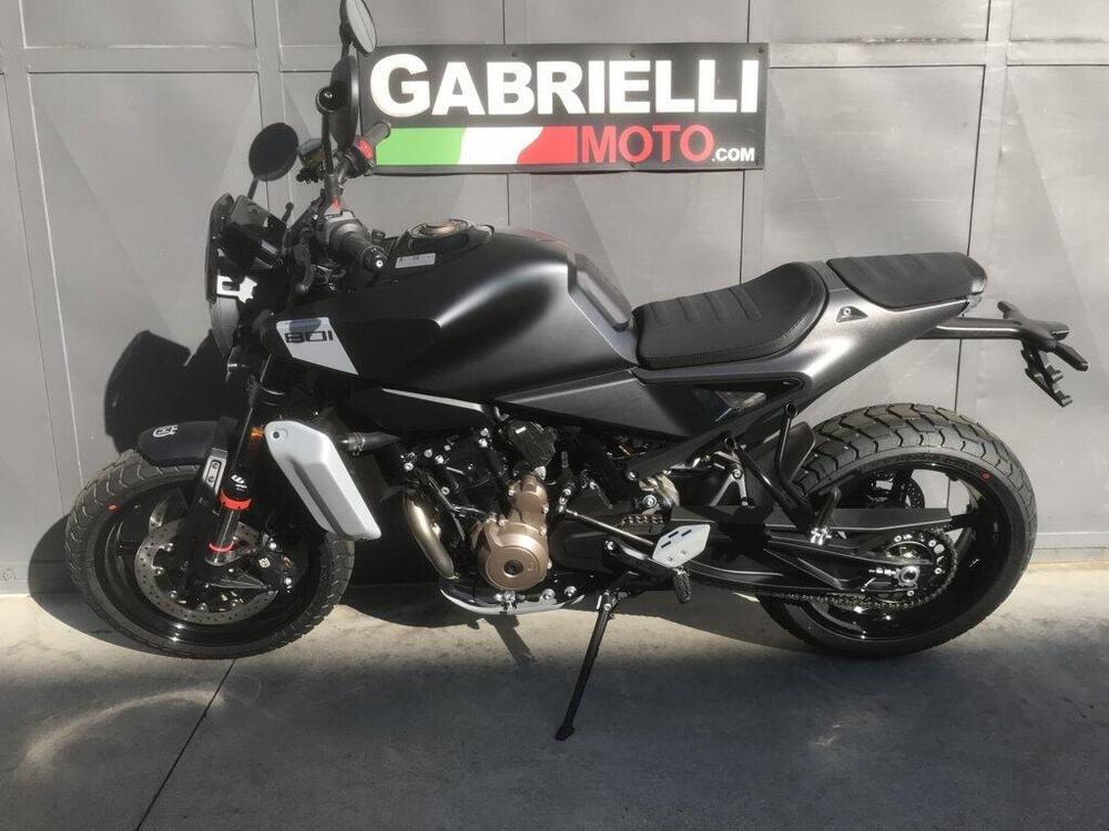 Husqvarna Svartpilen 801 (2024 - 26)