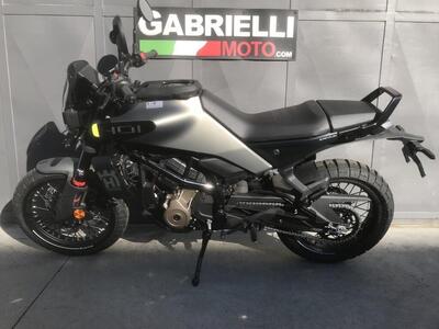 Husqvarna Svartpilen 401 (2024 - 25) usata