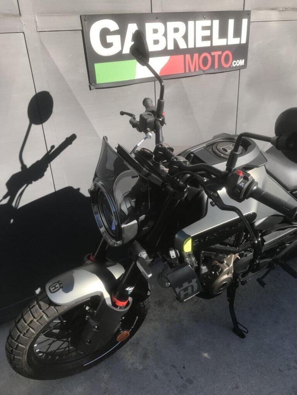 Husqvarna Svartpilen 125 (2024 - 26) (2)