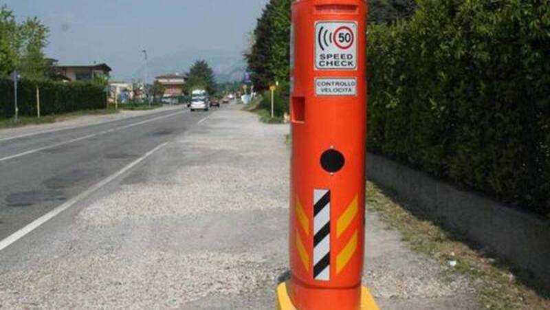 Autovelox, la protesta scatta anche in Francia, usano la plastica