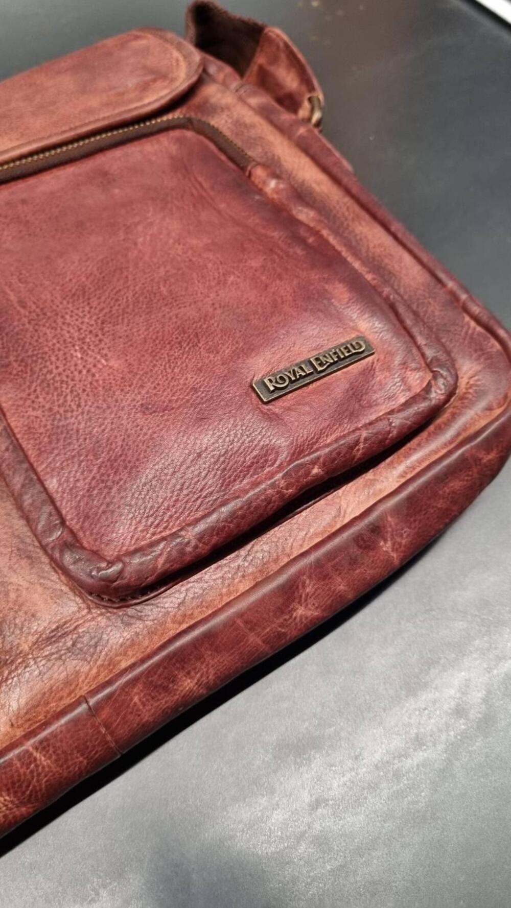 Borsa porta computer da 13" Royal Enfield (2)