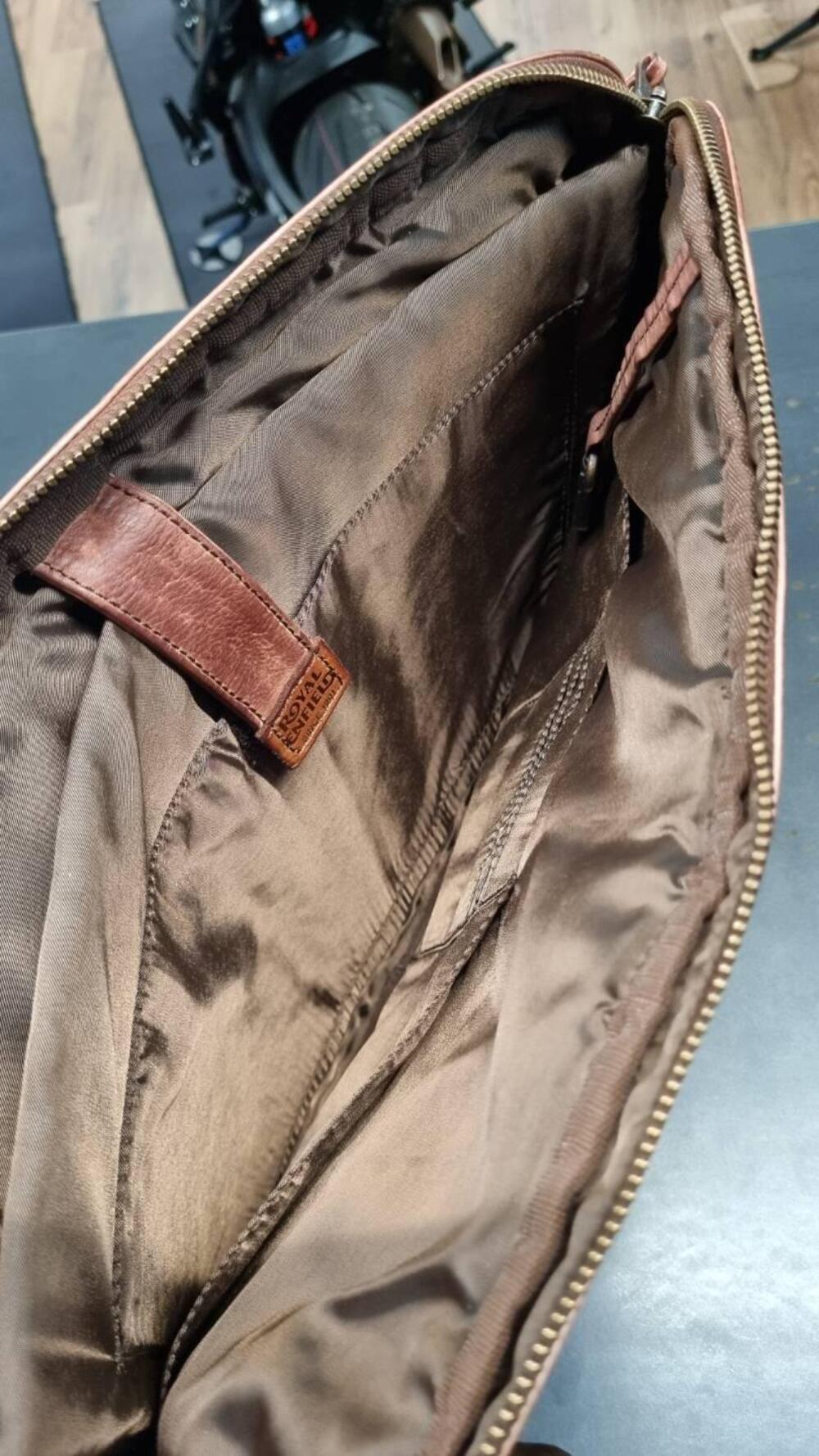 Borsa porta computer da 13" Royal Enfield (4)