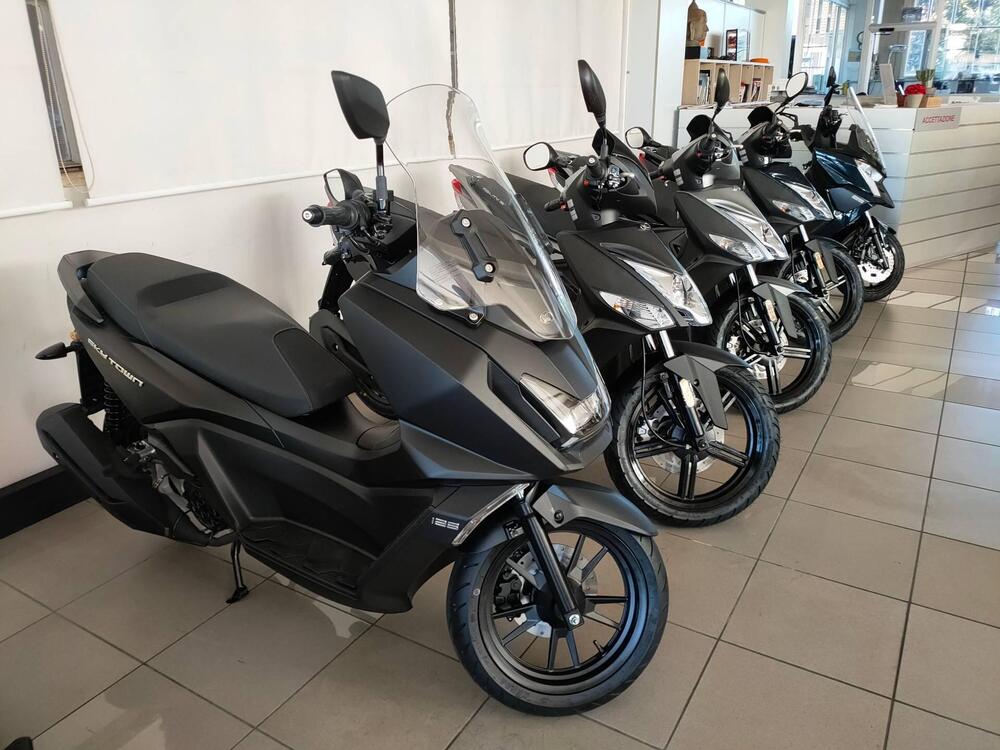 Kymco Skytown 125i (2024 - 26) (2)