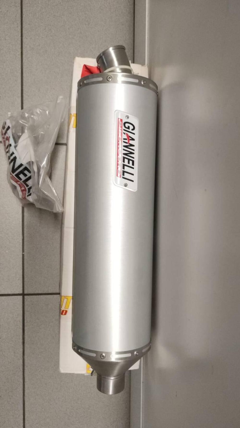 Terminale Yamaha R6 99/02 omologato Giannelli (2)