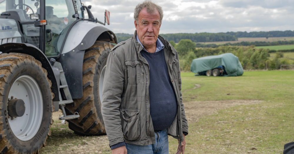 Jeremy Clarkson, un troll vegano lo attacca dopo l&rsquo;operazione e il problema al cuore: &ldquo;Con tutta la carne che mangi&hellip;&rdquo;? E lui risponde: &ldquo;Meglio che morire di noia. E per i prossimi quattro anni&hellip;&rdquo;