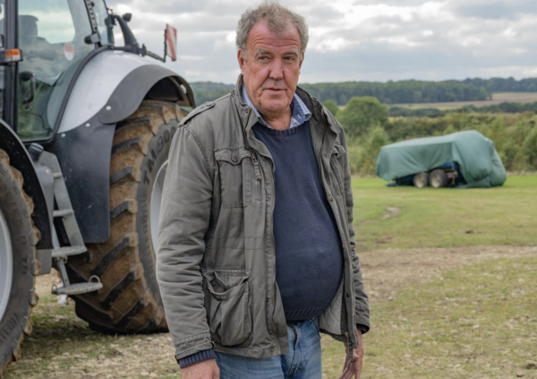 Jeremy Clarkson, un troll vegano lo attacca dopo l&rsquo;operazione e il problema al cuore: &ldquo;Con tutta la carne che mangi&hellip;&rdquo;? E lui risponde: &ldquo;Meglio che morire di noia. E per i prossimi quattro anni&hellip;&rdquo;