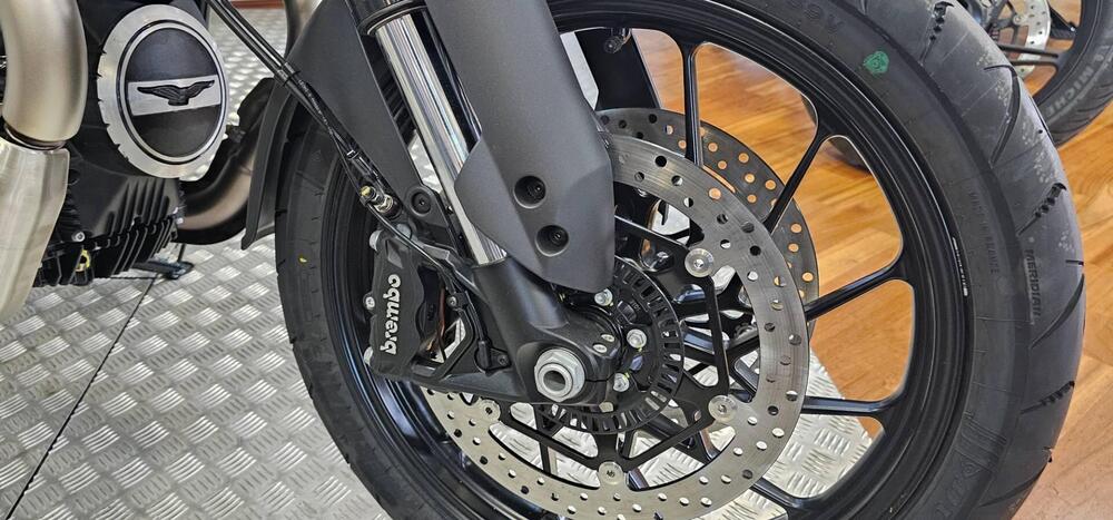 Moto Guzzi V85 Strada (2024 - 25) (6)