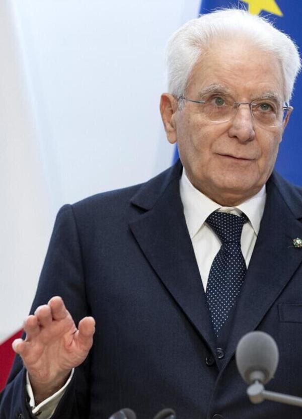 Mattarella stupito dal rapporto polizia e razzismo? Ma Santino Spinelli, famoso musicista rom, lo incalza: &ldquo;Se l&#039;86% degli italiani ci odia &egrave; anche colpa della politica. Infatti Salvini nel tweet...&quot;