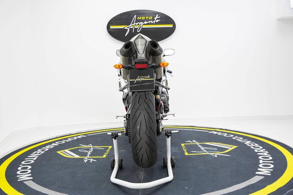 Yamaha YZF R1 (2006 - 07) (9)