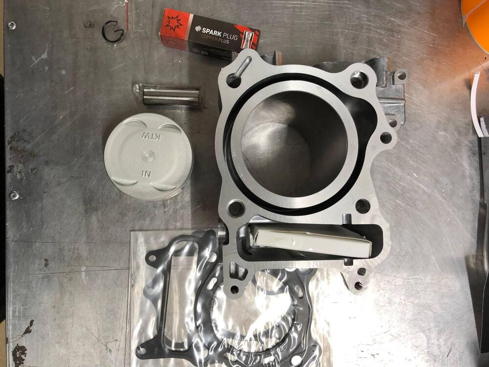 CILINDRO COMPLETO RMS PER HONDA SH 300 CODICE 1000