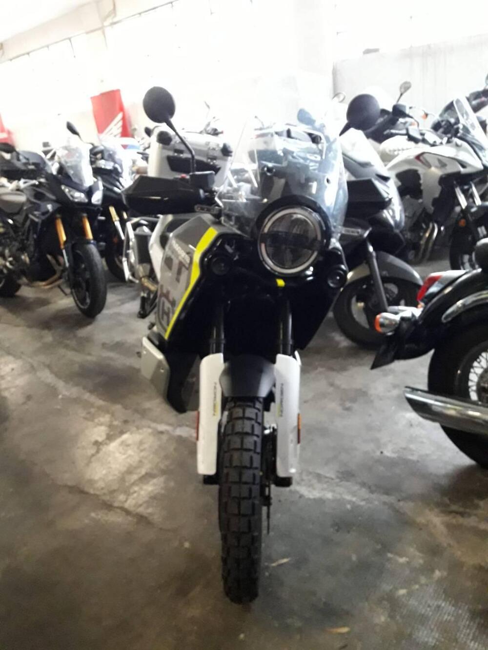 Husqvarna Norden 901 (2022 - 26) (3)