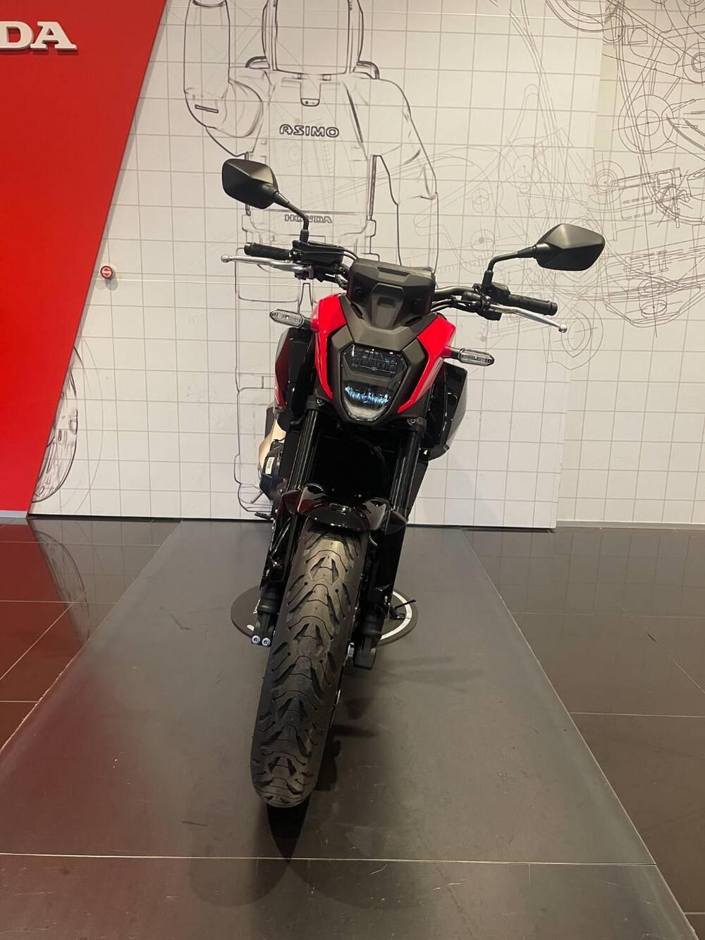 Honda CB 500 Hornet (2024 - 25) (4)