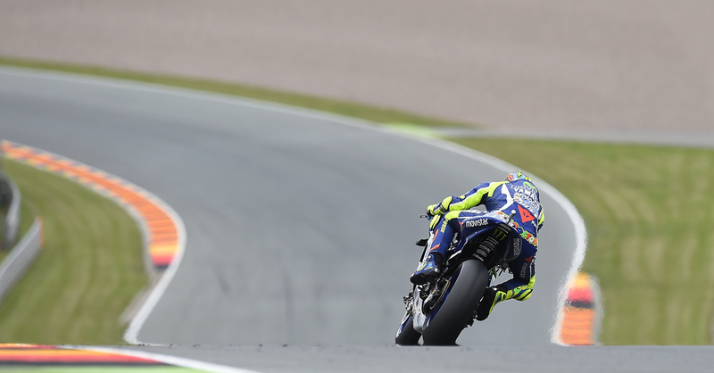 MotoGP 2016. Rossi: &quot;Troppo freddo: si spinge all&#039;80%&quot;