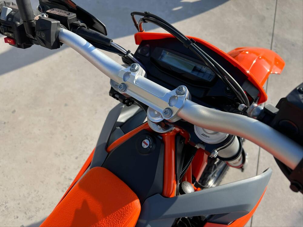 KTM 690 Enduro R (2022 - 25) (5)