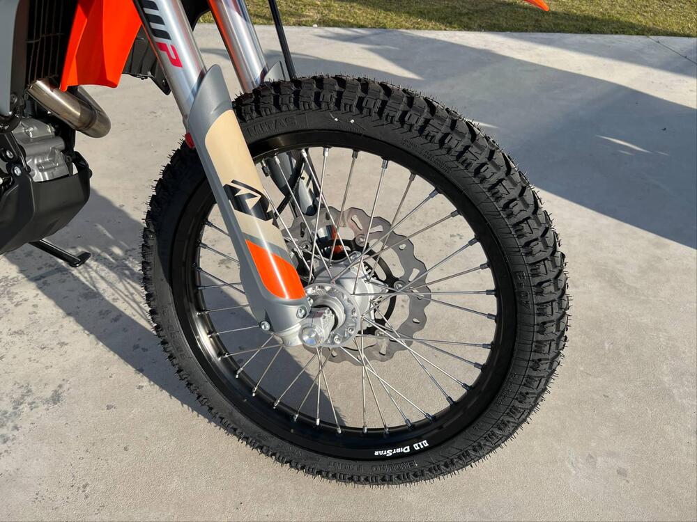KTM 690 Enduro R (2022 - 25) (8)