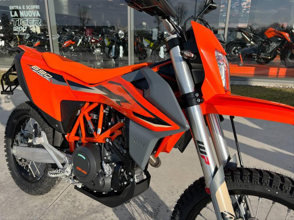 KTM 690 Enduro R (2022 - 25) (2)