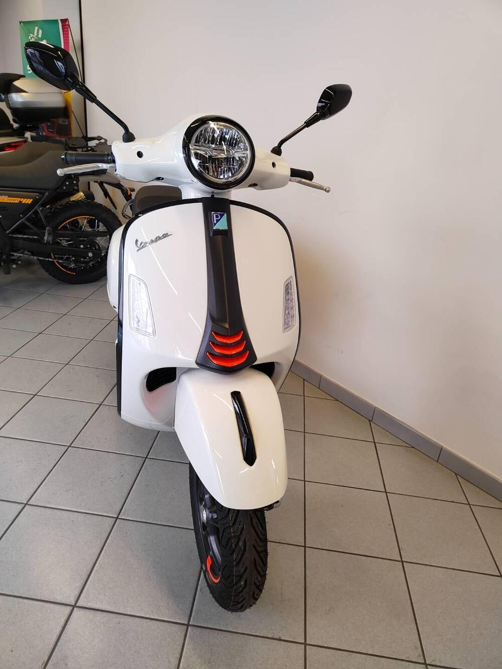 Vespa GTS 125 Super Sport (2025) (6)