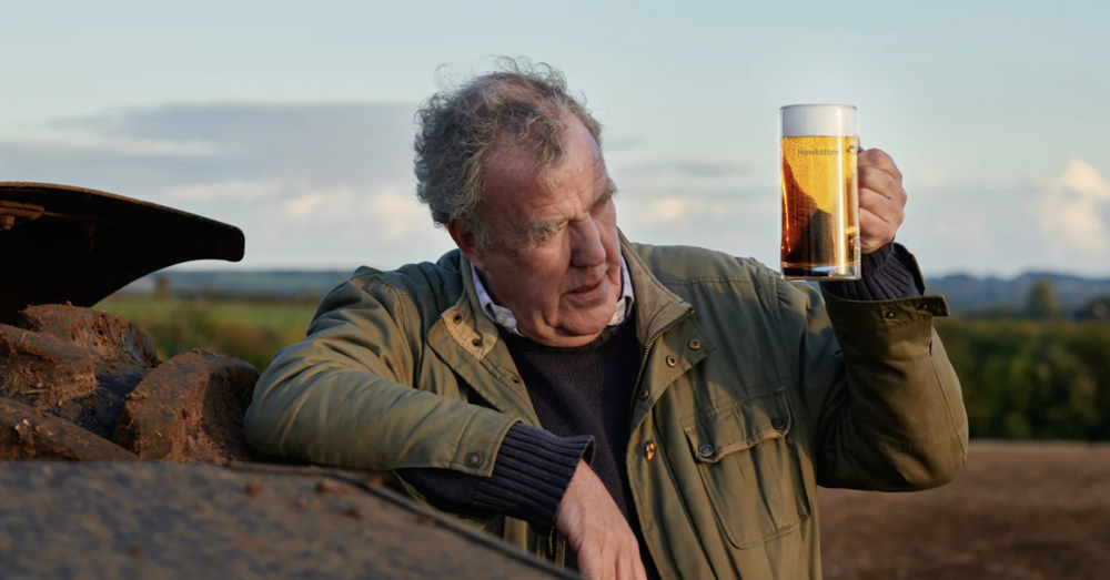 Jeremy Clarkson durante l&rsquo;operazione: &ldquo;Mi sentivo come un&rsquo;auto. I miei tubi erano intasati&rdquo;. Ecco come cambier&agrave; la vita di Jezza: poco alcool, zero carne, pi&ugrave; allenamento e&hellip; &ldquo;&Egrave; terrificante!&rdquo;