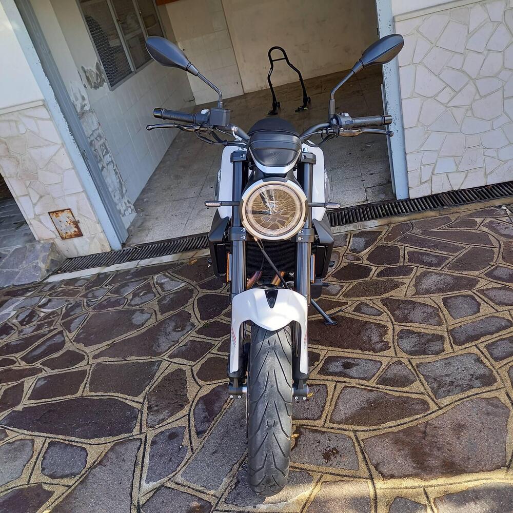 Moto Morini SEIEMMEZZO STR (2022 - 25) (3)