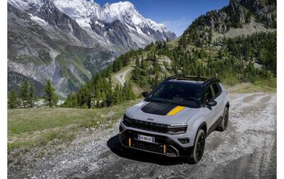 Jeep Avenger 4xe The North Face Edition. versione limitata