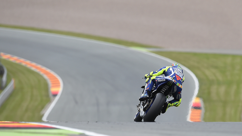 MotoGP 2016. Rossi: "Troppo freddo: si spinge all'80%"