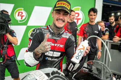 MotoGP 2024. GP della Thailandia. Moto2: gara fermata per la pioggia, &egrave; vittoria di Aron Canet! Secondo Ai Ogura, campione della categoria