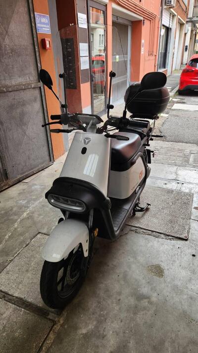 Yadea Y1S Pro (2023 - 25) usata