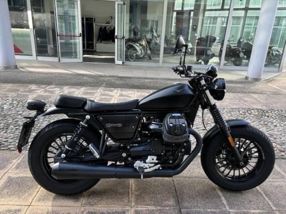 Moto Guzzi V9 Bobber (2021 - 25)